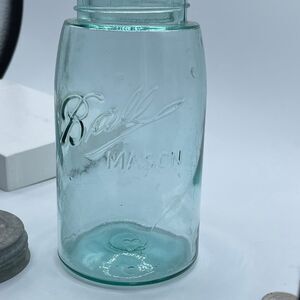 Antique Ball triple L Mason jar 1900-1910 (23) on bottom.